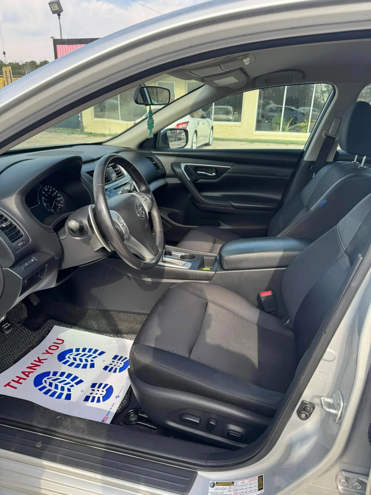 
								2017 Nissan Altima SR full									