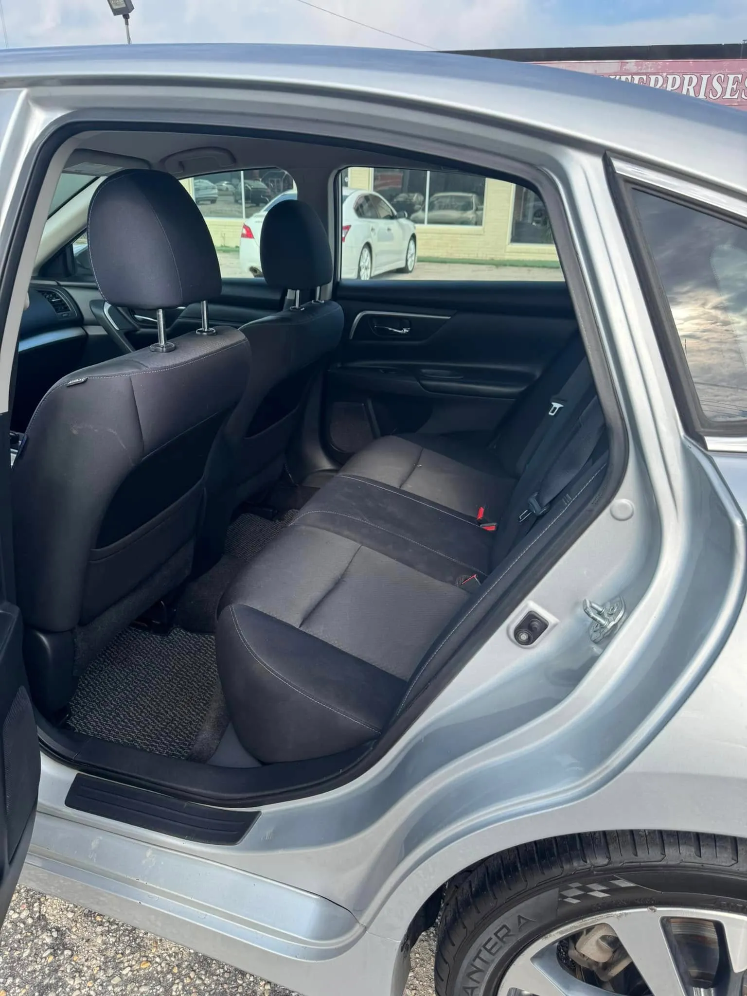 
								2017 Nissan Altima SR full									
