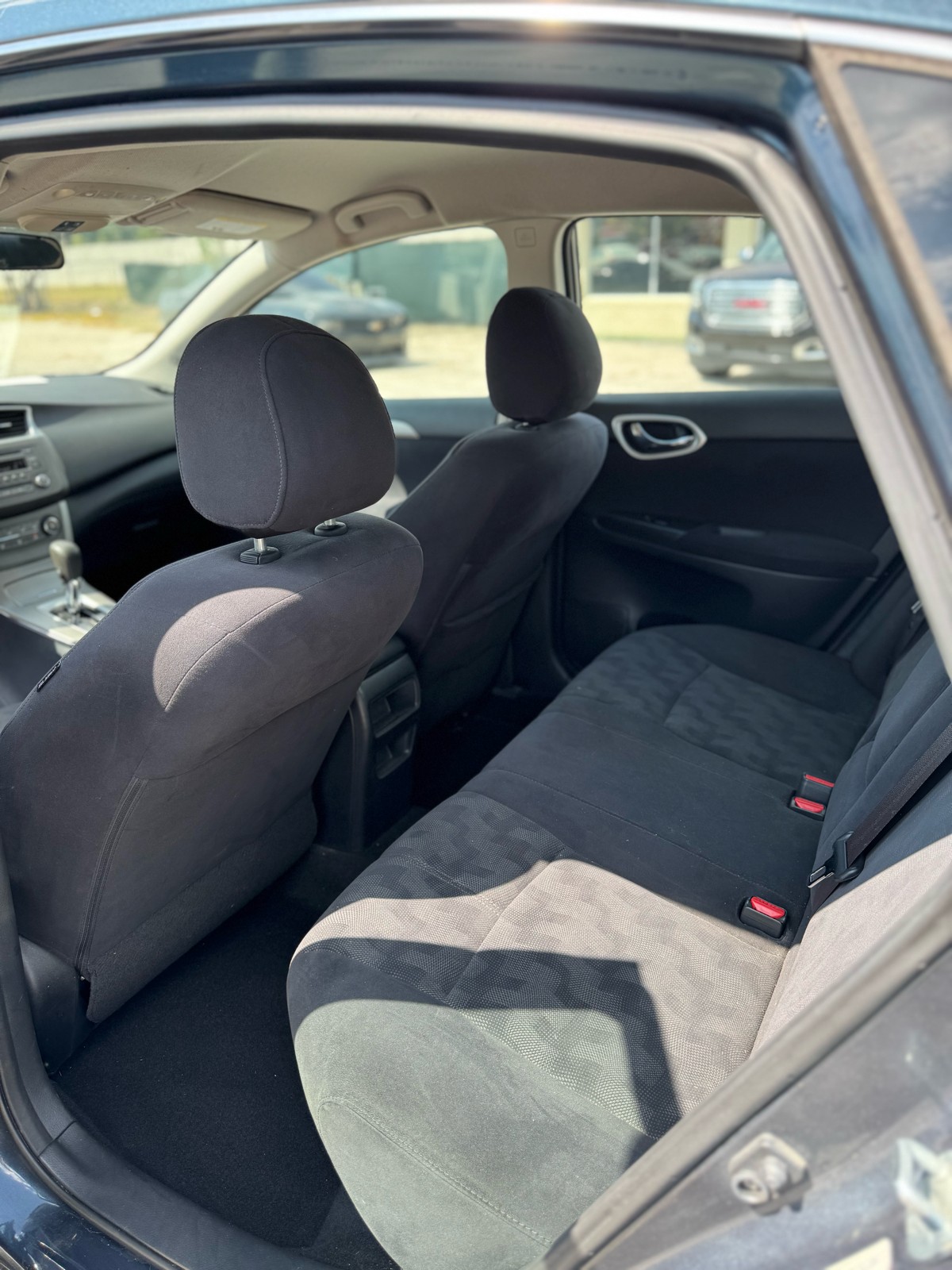 
								2013 Nissan Sentra SV full									